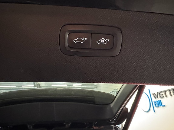 Volvo XC90 30 of 30