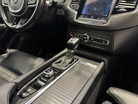 Volvo XC90 16 of 30
