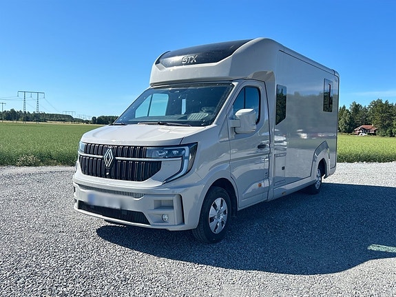 Hästlastbil B-kort RENAULT STX Stuteri-utrustad