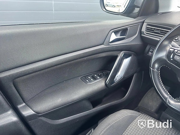 Peugeot 308 18 of 27
