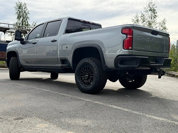 Chevrolet Silverado 2500 3 of 9