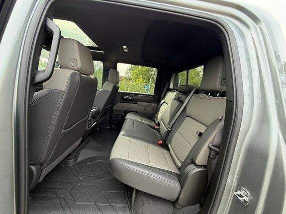 Chevrolet Silverado 2500 6 of 9