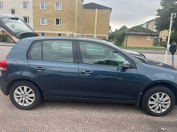 Volkswagen Golf VI 2 of 6