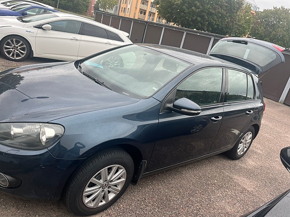 Volkswagen Golf VI 4 of 6