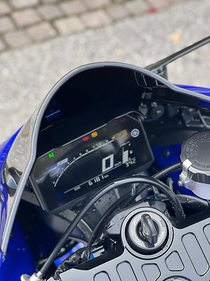Yamaha YZF-R7 6 of 8