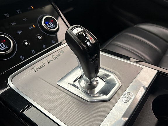 Land Rover Range Rover Evoque 23 of 28