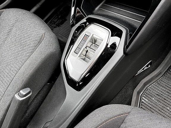 Peugeot 208 10 of 15