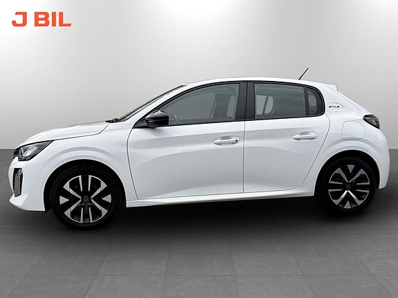 Peugeot 208 13 of 15