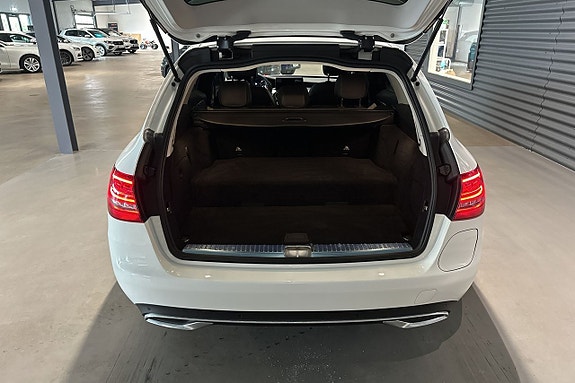 Mercedes-Benz C300 22 of 23