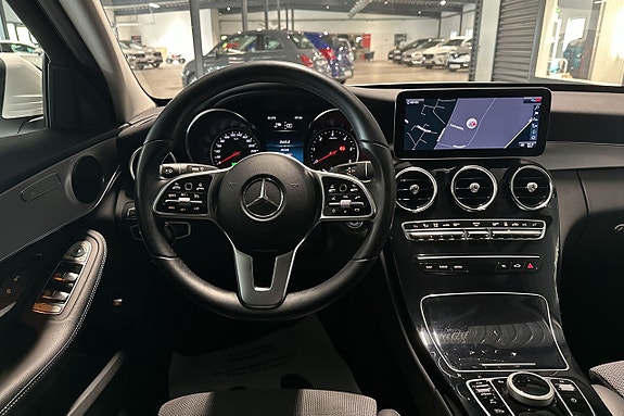 Mercedes-Benz C300 10 of 23