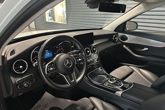 Mercedes-Benz C300 7 of 23