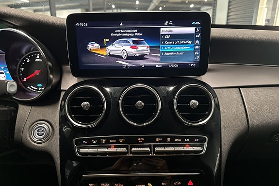 Mercedes-Benz C300 14 of 23