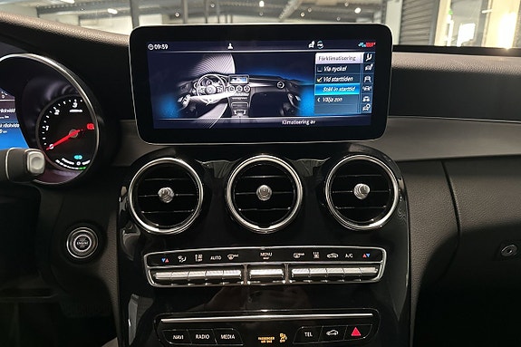 Mercedes-Benz C300 13 of 23