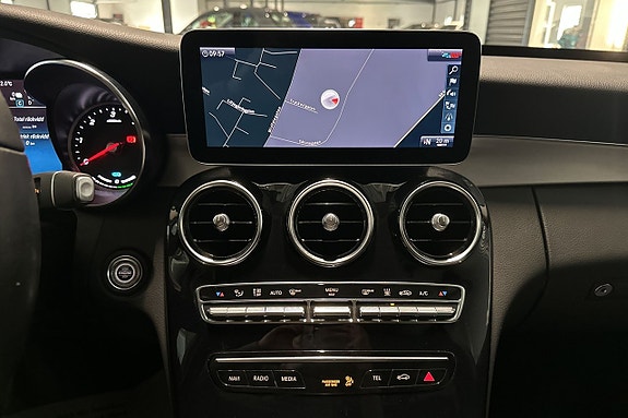 Mercedes-Benz C300 12 of 23