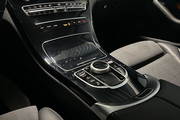 Mercedes-Benz C300 11 of 23