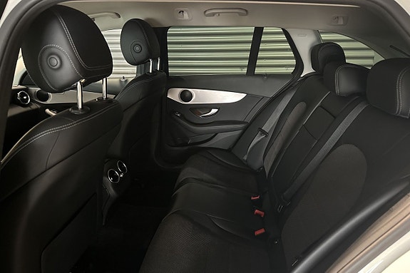 Mercedes-Benz C300 21 of 23