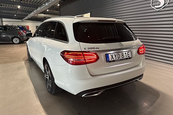 Mercedes-Benz C300 6 of 23
