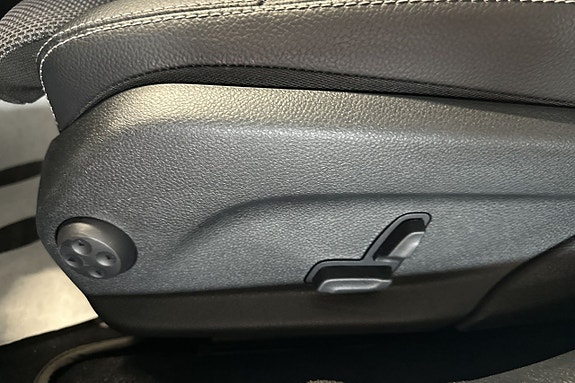 Mercedes-Benz C300 19 of 23