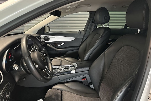 Mercedes-Benz C300 18 of 23