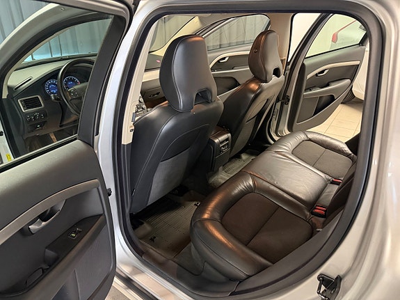 Volvo V70 17 of 27