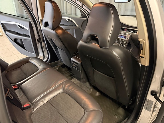 Volvo V70 20 of 27