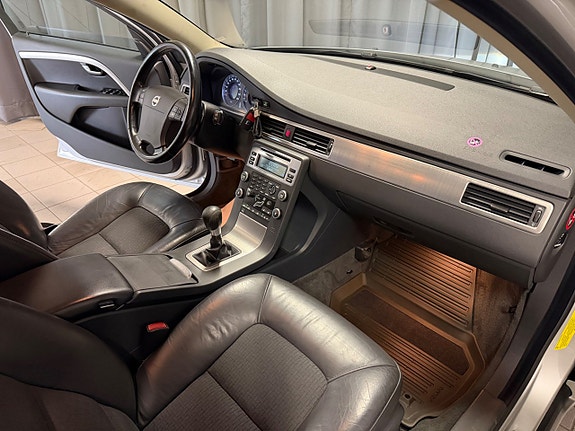 Volvo V70 21 of 27