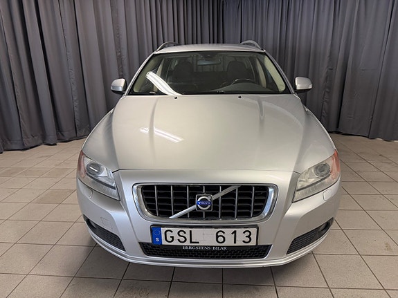 Volvo V70 11 of 27