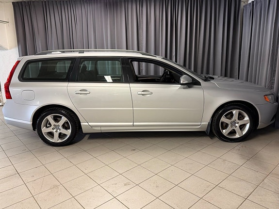 Volvo V70 8 of 27