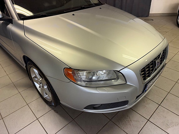Volvo V70 10 of 27