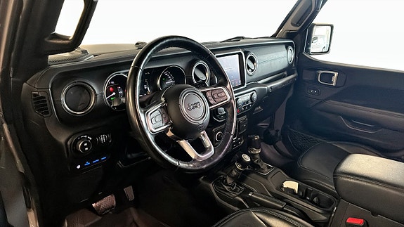 Jeep Wrangler Unlimited 4 of 12