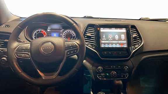 Jeep Cherokee 10 of 12
