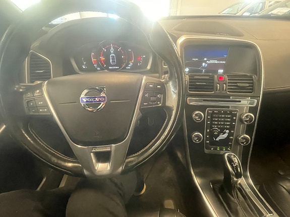 Volvo XC60 12 of 14