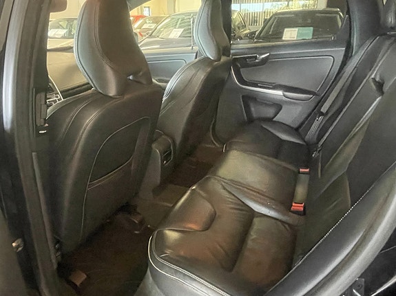 Volvo XC60 14 of 14