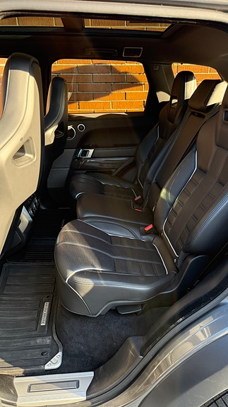 Land Rover Range Rover Sport 14 of 30