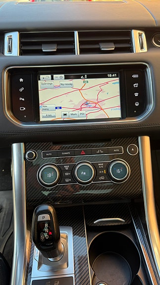 Land Rover Range Rover Sport 28 of 30