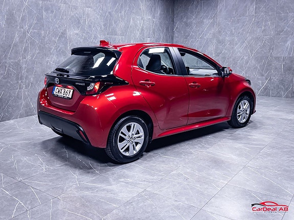 Toyota Yaris 7 of 25