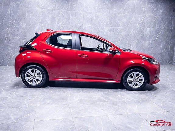Toyota Yaris 8 of 25