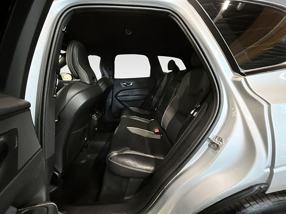 Volvo XC60 10 of 14