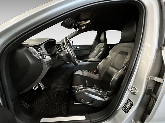 Volvo XC60 9 of 14