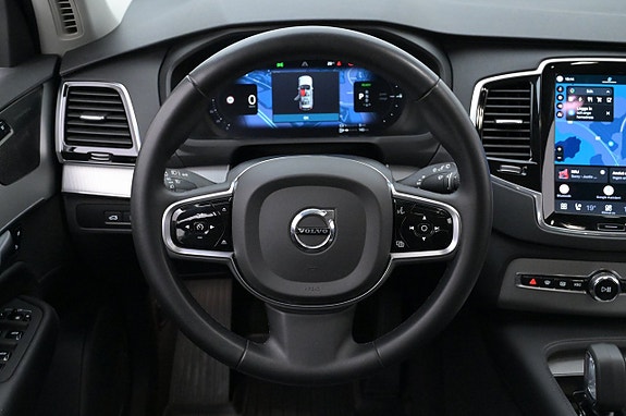 Volvo XC90 7 of 27