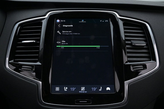 Volvo XC90 12 of 27