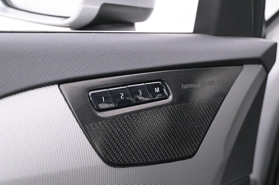 Volvo XC90 20 of 27