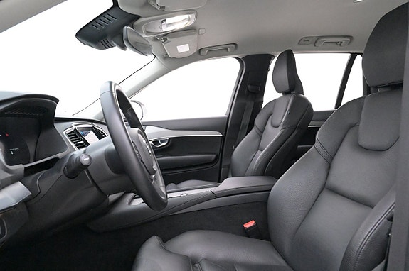 Volvo XC90 9 of 27