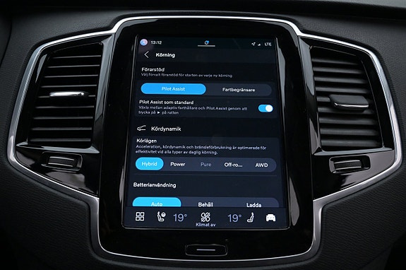Volvo XC90 15 of 27