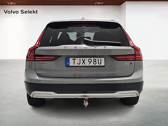 Volvo V90 Cross Country 7 of 14
