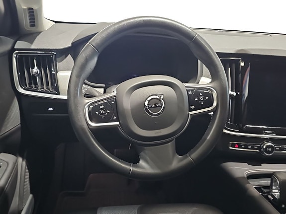Volvo V90 Cross Country 10 of 14