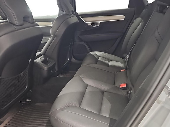 Volvo V90 Cross Country 6 of 14