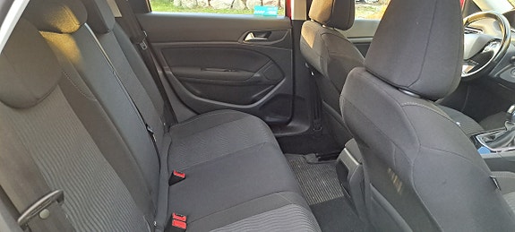 Peugeot 308 SW 5 of 7