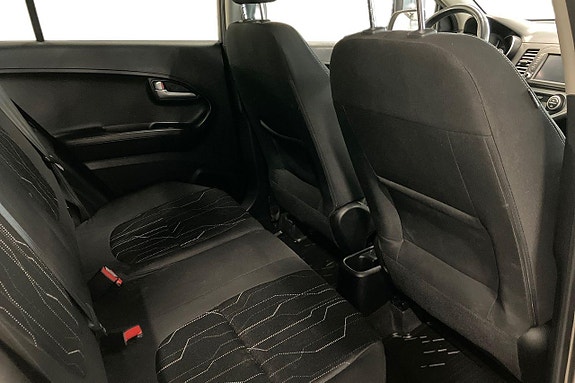 Kia Picanto 10 of 25