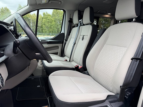 Ford Custom Tourneo 25 of 30